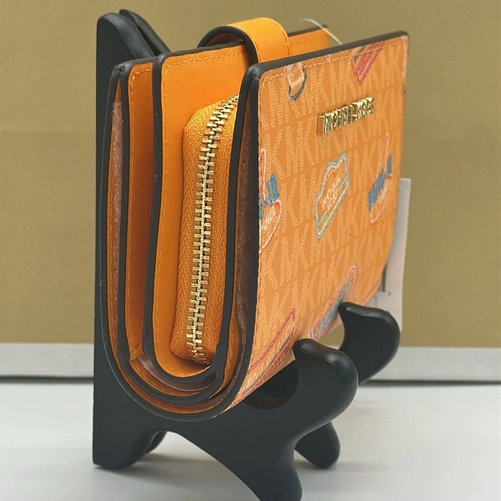 Michael Kors Jet Set Travel Medium Printed Signature Logo Bi-Fold
Pop Orange - Picture 4 of 14